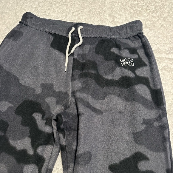 Jr Large Good Vibes Camo Joggers. MUST BE BUNDLED - Picture 4 of 6